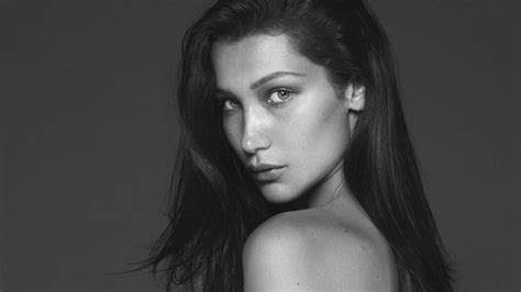 bella hadid naked|Bella Hadid Poses Totally Nude For Stunning Shoot In Vogue。